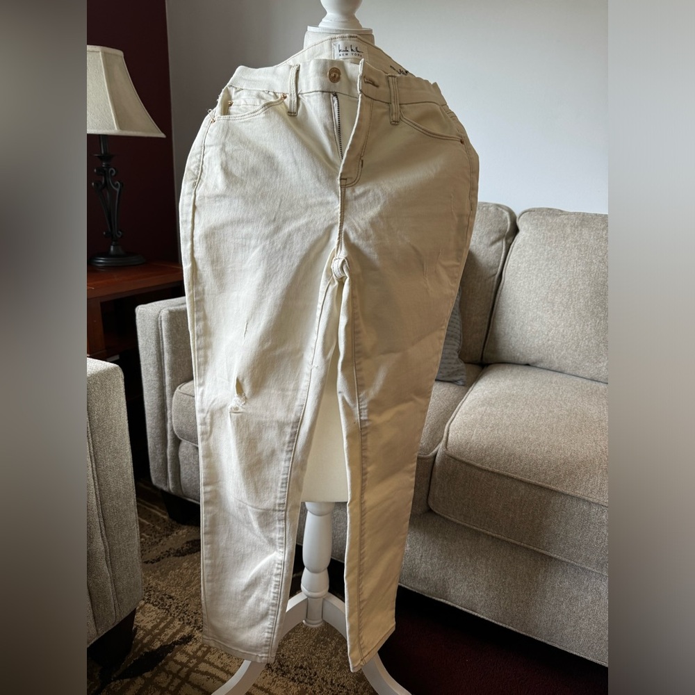 Nicole Miller New York  jeans, Cream color size 4 high rise ankle skinny
